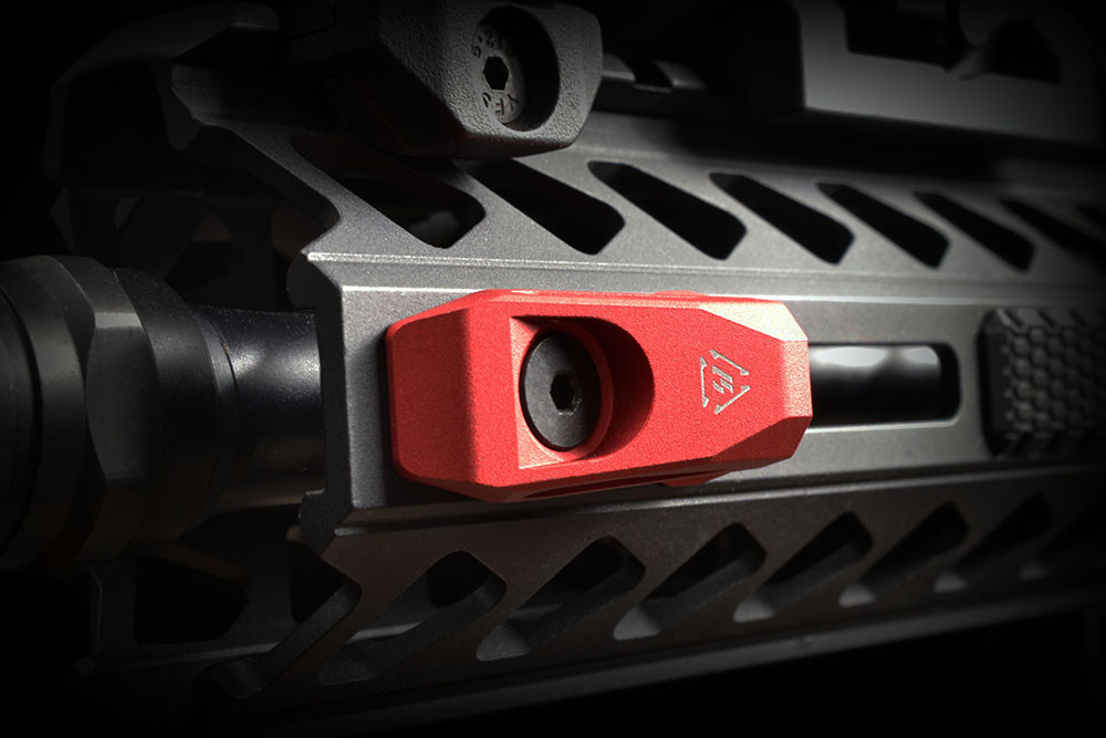 strike-industries-link-angled-qd-mount-in-fde_12-1