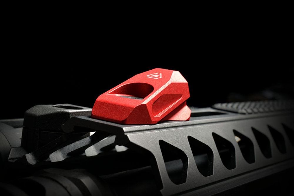 strike-industries-link-angled-qd-mount-in-red_14-1