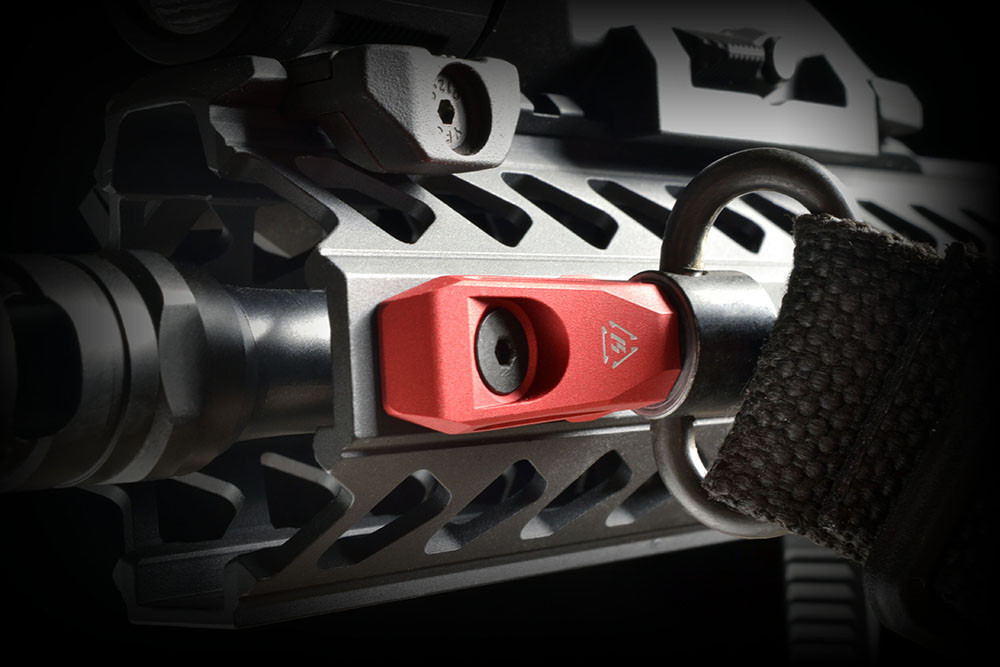 strike-industries-link-angled-qd-mount-in-red_7-1
